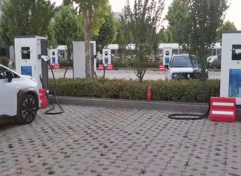 城市充电桩，助力电动车普及