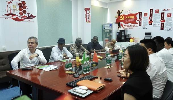 立足中国，链接世界｜尼日利亚合作伙伴来访米乐yy易游总部，共促中非能源升级(图2)